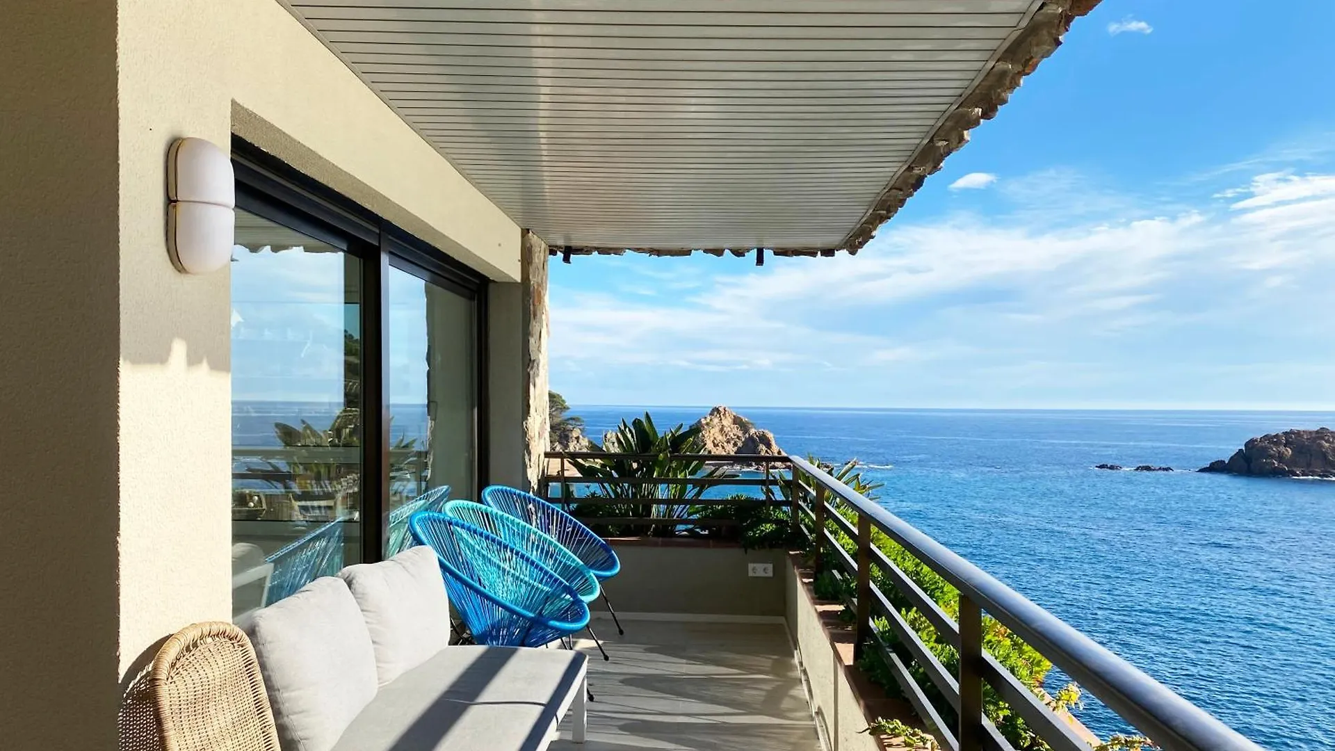Magnificent Apartment At The Sea Front Of Tossa De Mar