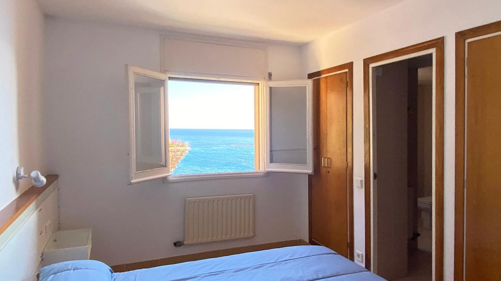 Magnificent Apartment At The Sea Front Of Tossa De Mar